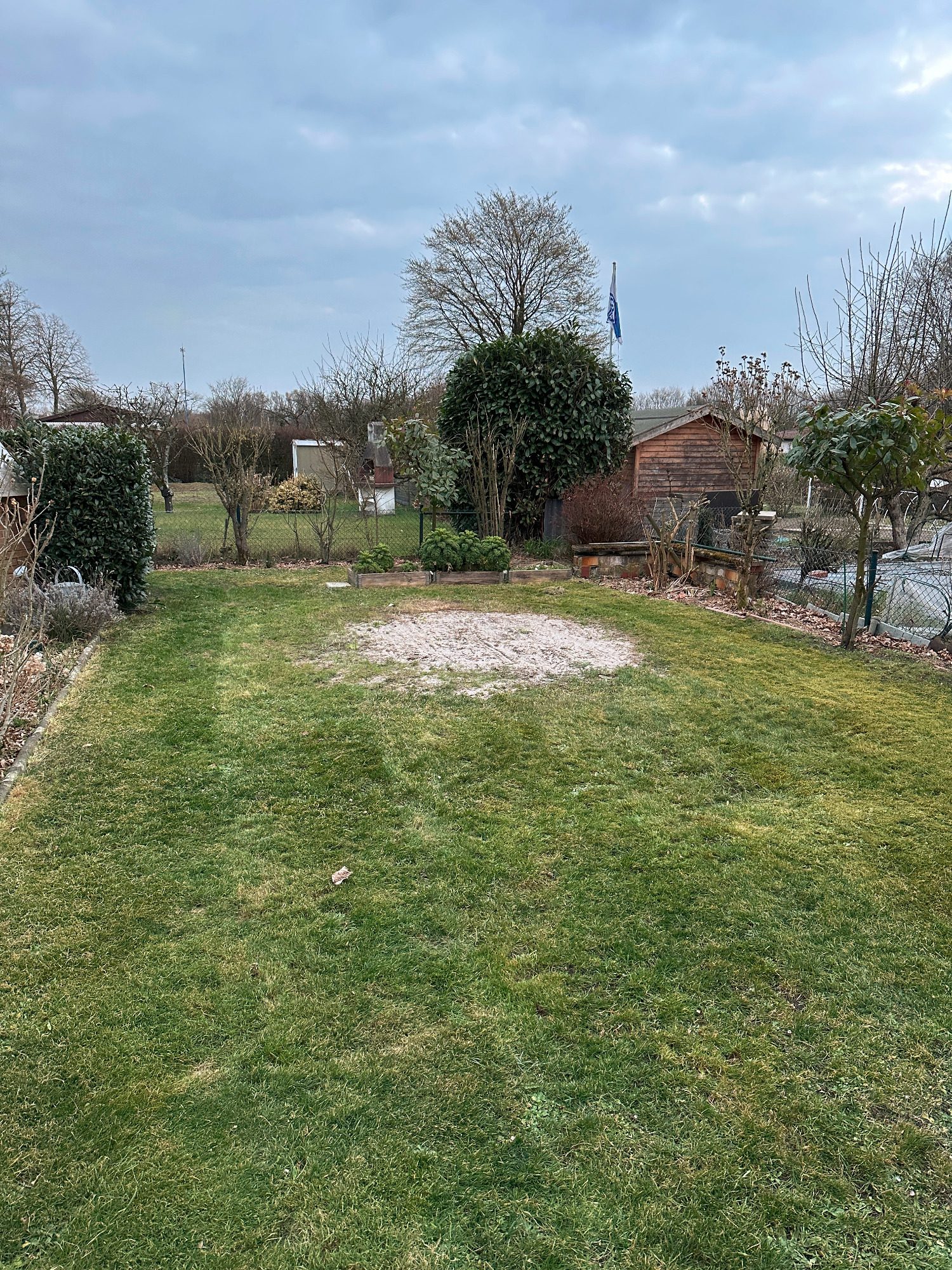 Ein aufgeräumter Garten nach einer Pflege